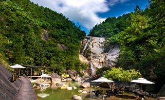 Yuexi Dabie Mountain Health Village