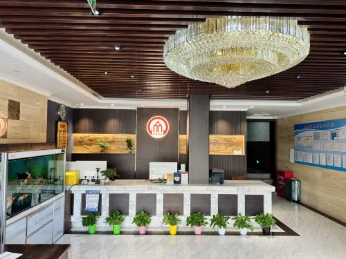 Urumqi Zhongchao Business Hotel