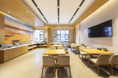 Yeste Hotel (Beiliu Central Plaza bus terminal) Отели в г. Бейлю