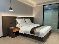 Chuyun Hotel (Baokang High-Speed Railway Station)