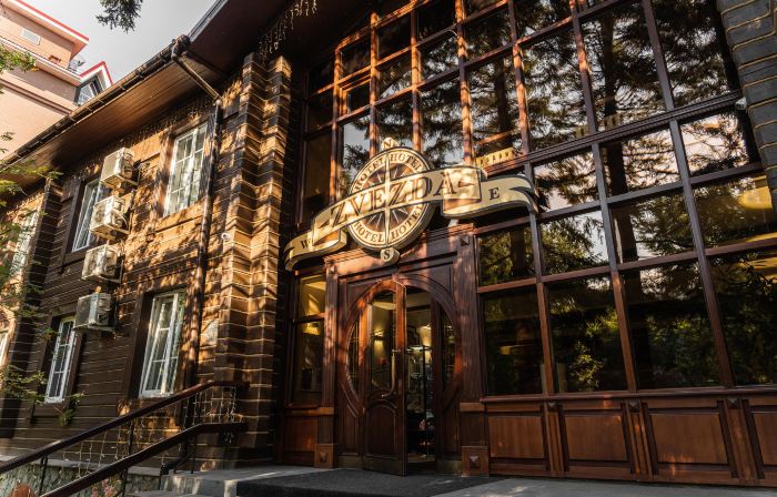 Hotel Zvezda