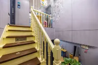 Lanyue Smart Homestay (Lanzhou University Second Hospital Xiguan Subway Station Exit C2)