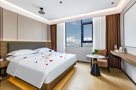 Fangke Hotel (Changhong West Road Subway Station) Отели рядом с достопримечательностью «Yunnan Astronomical Observatory Chinese Academy of Sciences»