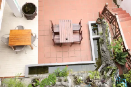 We House Guest House