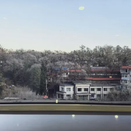 Aifeel Hotel (Tonghua Municipal Government Yuhuangshan Park)