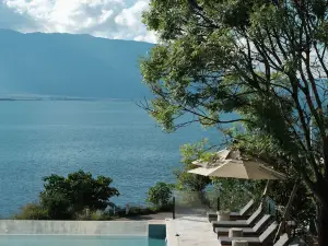 アカイティヤ 安隠青山（洱海双廊）