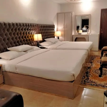 Peace Guest House Отели рядом с достопримечательностью «Пакистанский монумент»