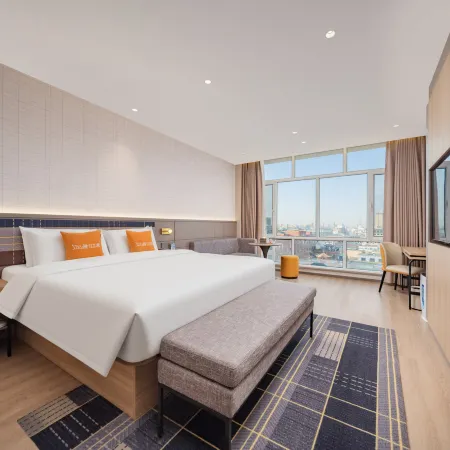 Homeinn Plus Hotel (Yulin Dingbian Changcheng North Street County People's Government)