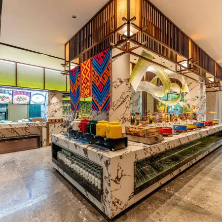 Guangdong Cave Yao Bath Cultural Tourism Resort Hotel