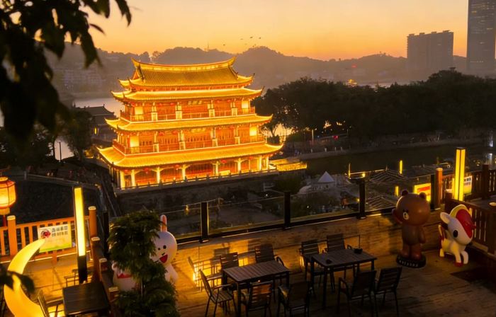 Guanhan Hotel (Chaozhou Ancient City Paifang Street Guangji Bridge)