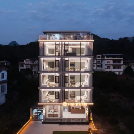 Floral Hotel · Ziyunlan Court (20 RMB Background Scenic Area Branch)
