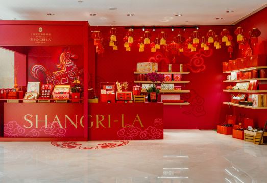 상하이 야경이 보이는 호텔 객실