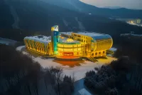 Days Hotel by Wyndham - Suối nước nóng