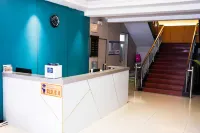 Jincheng Siji Yijia Hotel (People's Square)
