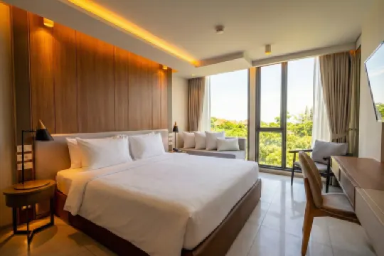 Bluphere Residence by Prop Hopper Hotels near Preecha Seafood Restaurant
