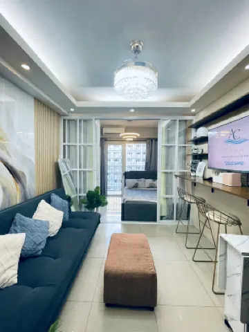 1 BR Condo Unit with Balcony 12th Floor | Pool View near MOA
