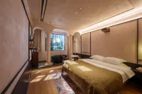 Qiyuan·Lilong Glow·Vintage·Tea Cafe and Luxury Accommodation - parking