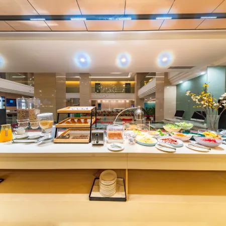 Yijia Hotel (Lanzhou Zhangye Road Xiguan Metro Station)