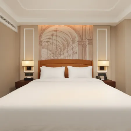Vienna International Hotel (Luoyang Old Town Center Lijingmen Subway Station)