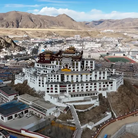 Suoxian Tagade Hotel