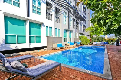 Crystal Suites Suvarnbhumi Airport Hotels near Jerusalem Old City