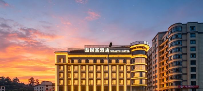 Wealth Hotel Các khách sạn ở Tấn Vân