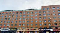 Yuzhong Daxibei Board Market Hotel - parcheggio