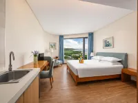 Fuxian Lake Mountain Lake Hotel Hotels in Chengjiang