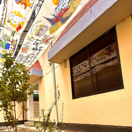Chinese Hotel-Mango Tree