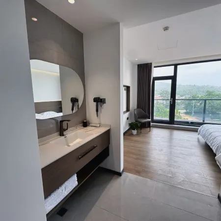 Shi Wai Tao Yuan Hotel