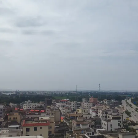 Huanxi Yashe Hotel (Zhanjiang Huguangyan Guangdong Ocean University)