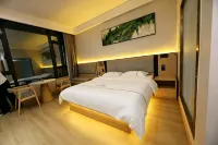 Starry Sky Hotel - New
