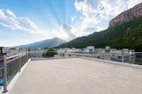 May Hotel - Mountain view