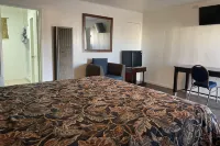 Oak Motel Modesto CA - Parking