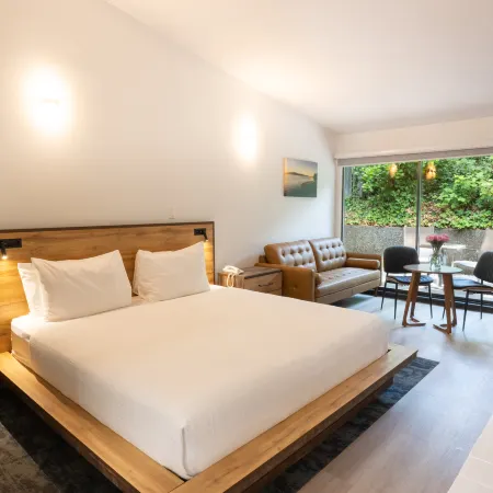 Sunshine Lodge Inn