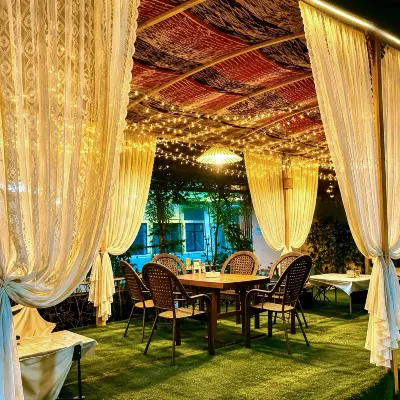 Turpan | Moye Shiguang WildLight Homestay · Grape Courtyard-Style Hotel - วิวภูเขา