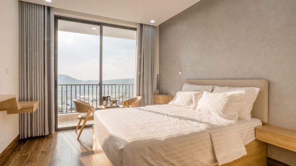 Diora Hotel Pleiku by Hos