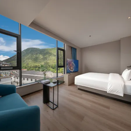 Campanile Hotel (Lijiang Gucheng North Gate Dashuiche)