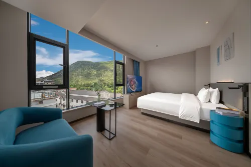 Campanile Hotel (Lijiang Gucheng North Gate Dashuiche) - Bjergudsigt
