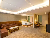 James Joyce Coffetel (Beijing Xisanqi Dongsheng Science Park Yuxin Subway Station) Hotels near Yuxin Station
