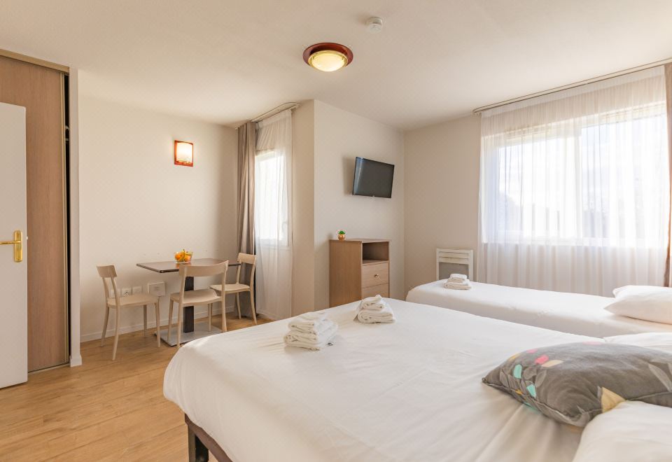 Appart City La Roche Sur Yon CentreOver view