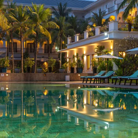 Lotus Blanc Resort Отели рядом с достопримечательностью «Пном Бакхенг»