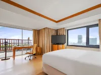 Radisson Collection Hotel, Yangtze Shanghai Hotels near Changning