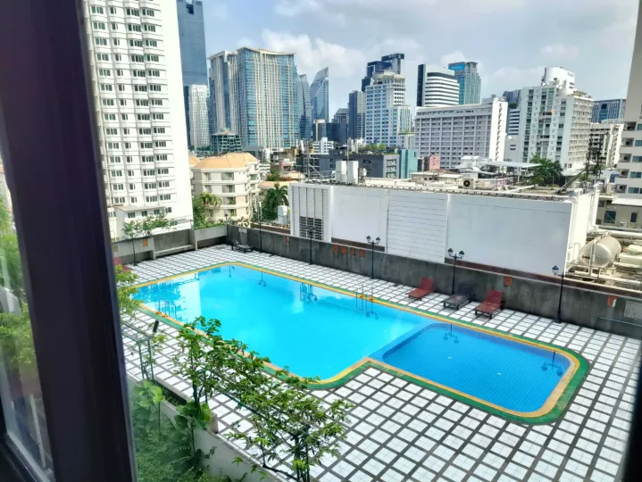 Omni Tower Sukhumvit Nana