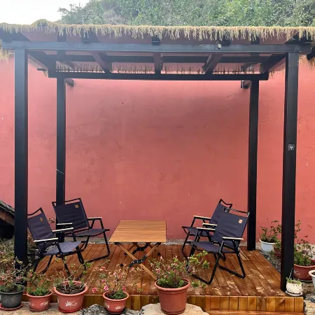 Lugu Lake Yuanshe Homestay (Lover's Beach Branch)