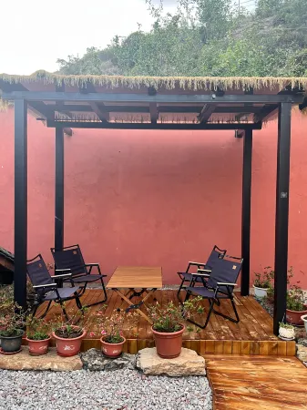 Lugu Lake Yuanshe Homestay (Lover's Beach Branch) Отели рядом с достопримечательностью «Modai Wangfeifu»