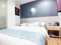 AiXi Traving with hostel