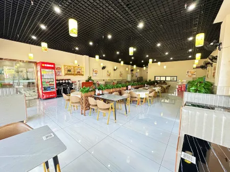 Jinshun Impression Hotel (Qingyuan Qingxin Gulongxia Branch) Отели рядом с достопримечательностью «Qingxin Culture Sports Center»