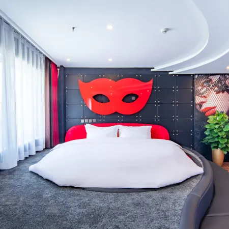 Duffy Theme Business Hotel (Beijing Daxing People's Hospital Huangcun West Street Subway Station)