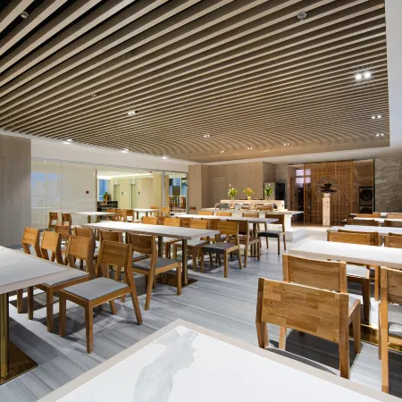 Tianxia Haojia Sunshine Smart Hotel (Weihai High-speed Railway Station Qingdao Middle Road)